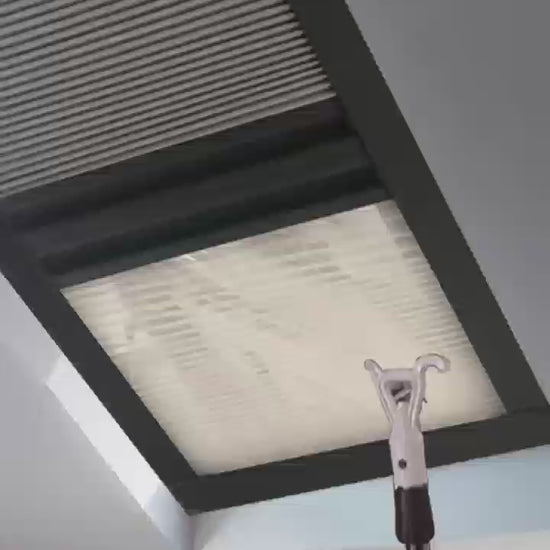 Video of Skylight_Blinds_Mosquito_Nets_Double_Cellular_Blackout_Blinds_Honeycomb_Sunshade_Cellular_Shades_Ventilation Installation Tutorial